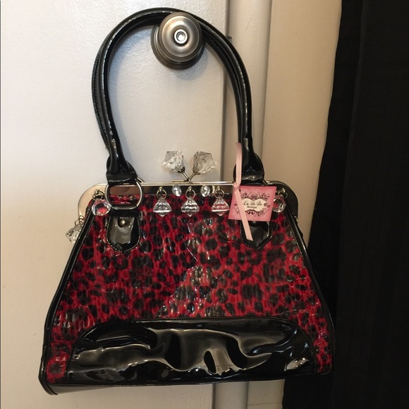 Black and Red leopard purse - Picture 1 of 3